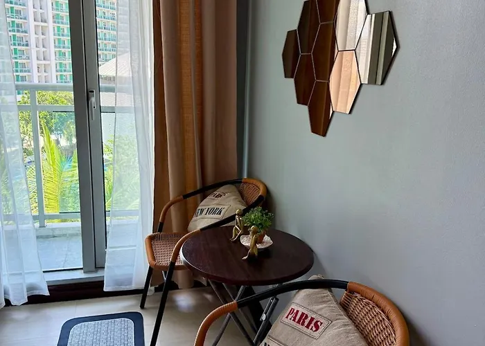 Beachfront Azure Escape, 2br *
