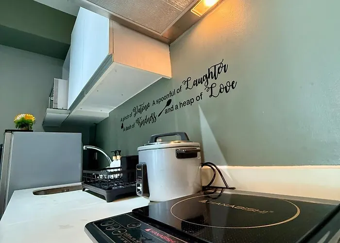 Beachfront Azure Escape, 2br Bed & Breakfast Manila