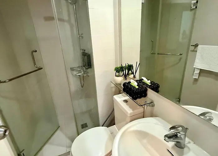 Beachfront Azure Escape, 2br Bed & Breakfast *