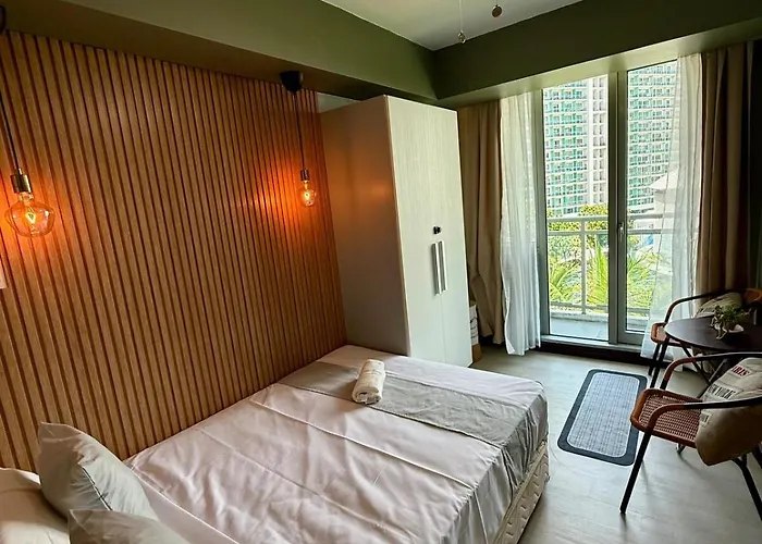 Beachfront Azure Escape, 2br Bed & Breakfast