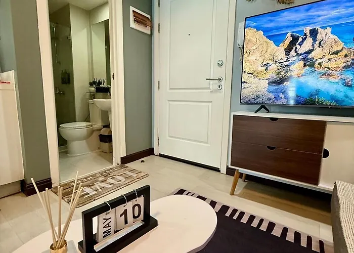 Beachfront Azure Escape, 2br *