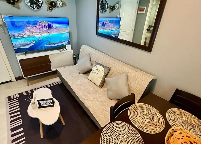 Beachfront Azure Escape, 2br Bed & Breakfast Manila